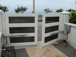 Kanatlı bahçe kapıları