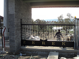 Yana açılır otomatik bahçe kapıları